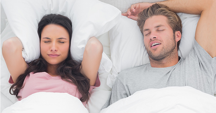 Vyrušuje vás partner pri spaní?