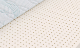 Detail perforácie matraca LATEX COMPACT 100x200 cm – odvetrávanie jadra pre lepšiu hygienu a odvod vlhkosti. Detail perforácie matraca LATEX COMPACT 100x200 cm – odvetrávanie jadra pre lepšiu hygienu a odvod vlhkosti.