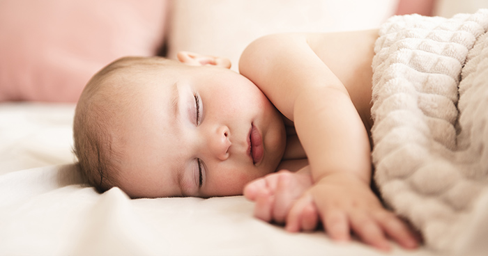 Koľko by malo spať bábätko a prečo je preňho spánok taký dôležitý