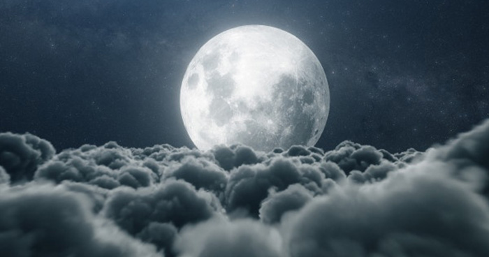 Ovplyvňuje spln mesiaca náš spánok?